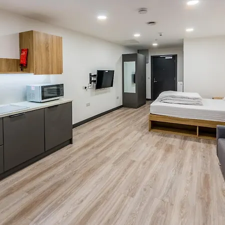 Destiny Student - Ardee Point Apartament *